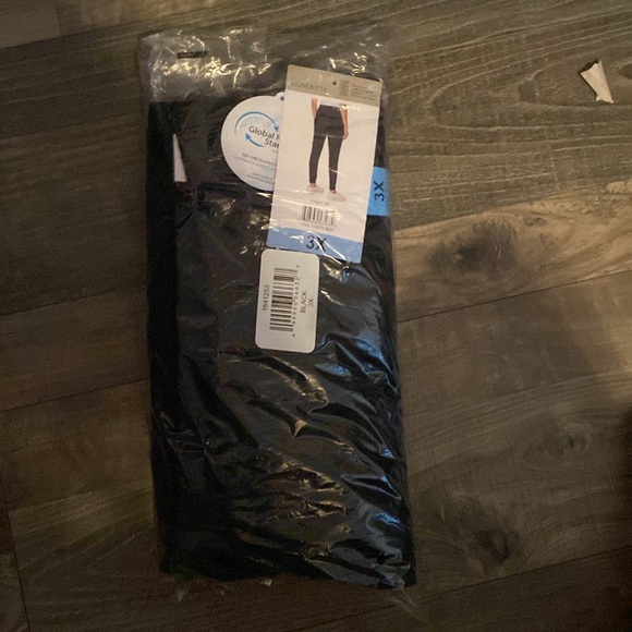 Mondetta Ladies' Fleece Cozy Warm Jogger - Picture 8 of 10